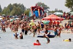 Jezioro Tarnobrzeskie, plaża, plażowicze i woda